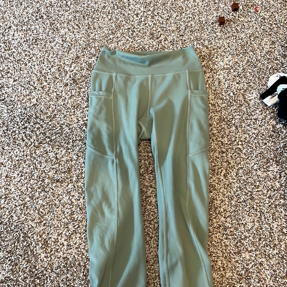 Green leggings